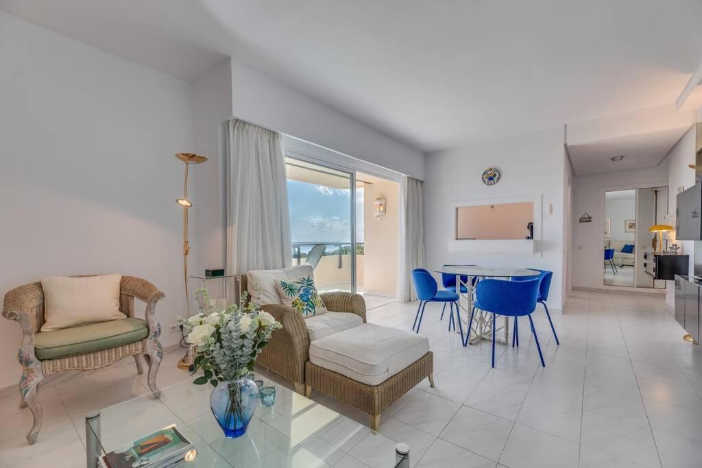 Charming With Sea Views Apartamento